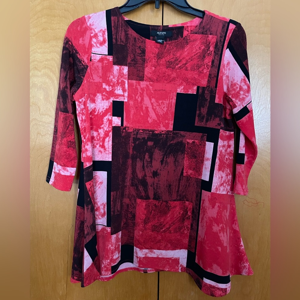 Alfani Women's Red and Black Geometric Top. P/M size. Like new.